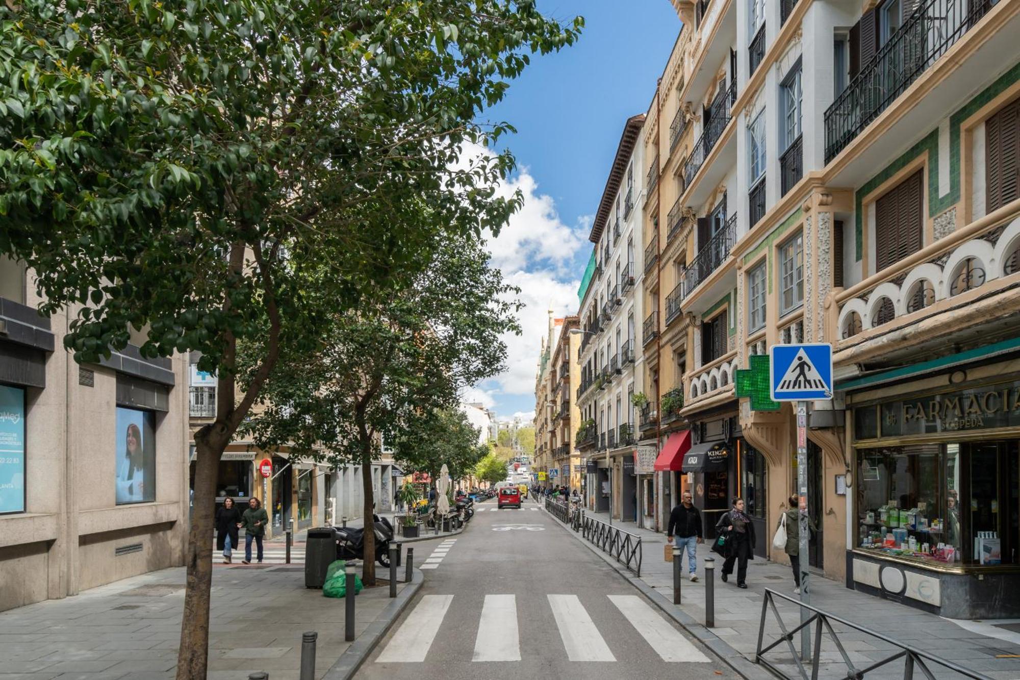Apartamento En Chueca Para 4 Personas Alquiler Temporal Мадрид Екстериор снимка